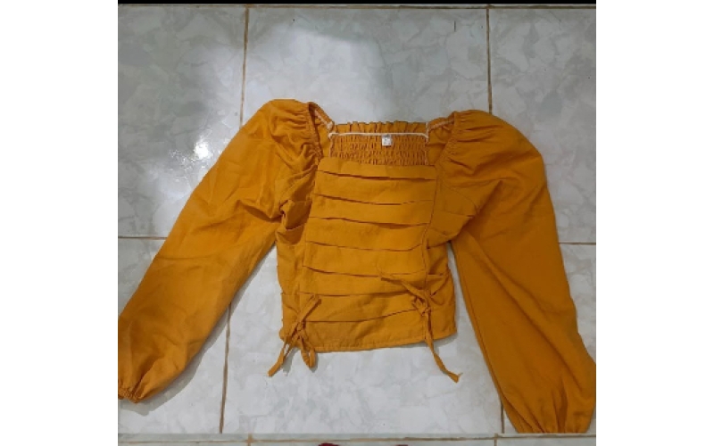 Áo kiểu croptop bó 90k