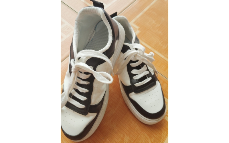 Giày thể thao size 40 