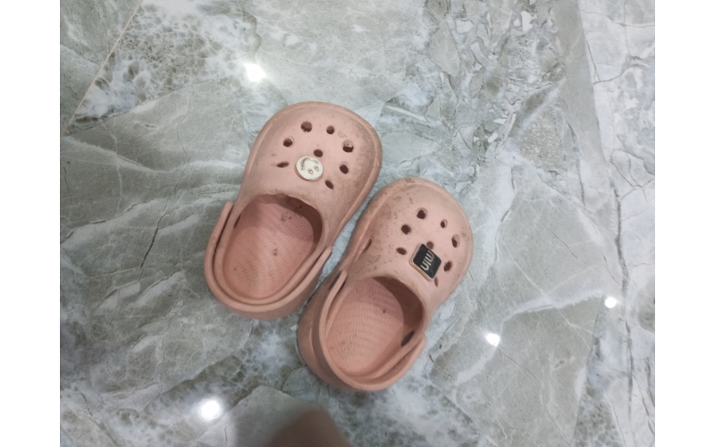 dép quoai hồng 